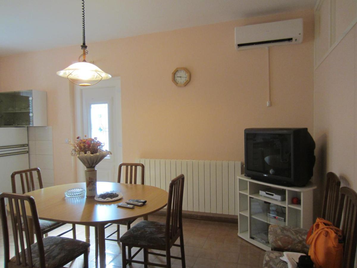 Ivic Apartments Vodice Croatia Exterior foto